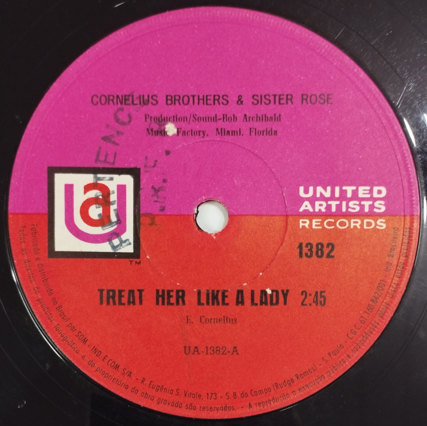 Cornelius Brothers & Sister Rose - Treat Her Like A Lady (Compacto)